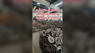 Πώς παράγονται η επάνω πλάκα και το έμβολο του ελατηρίου αέρα;